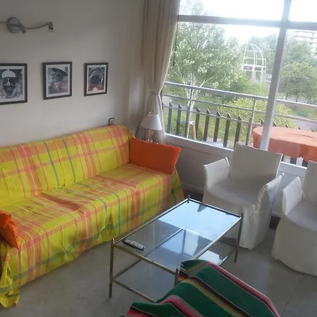 Coastal Flat Apartment *